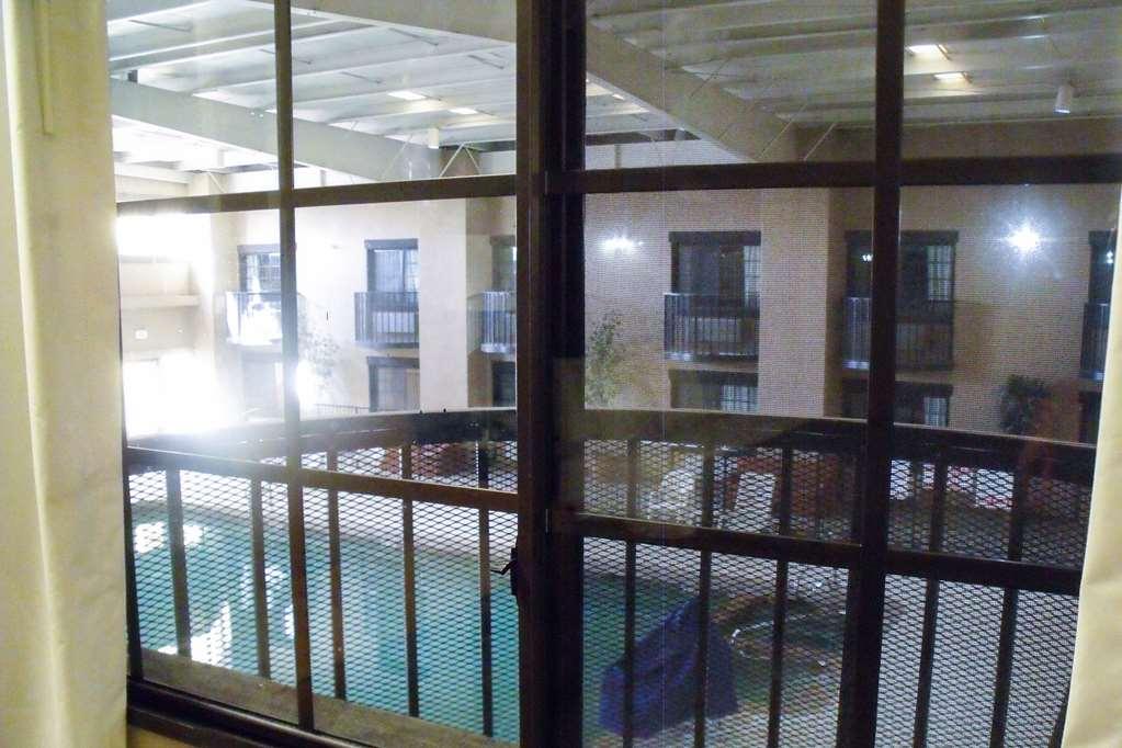 Clarion Pointe Winslow I-40 Room photo