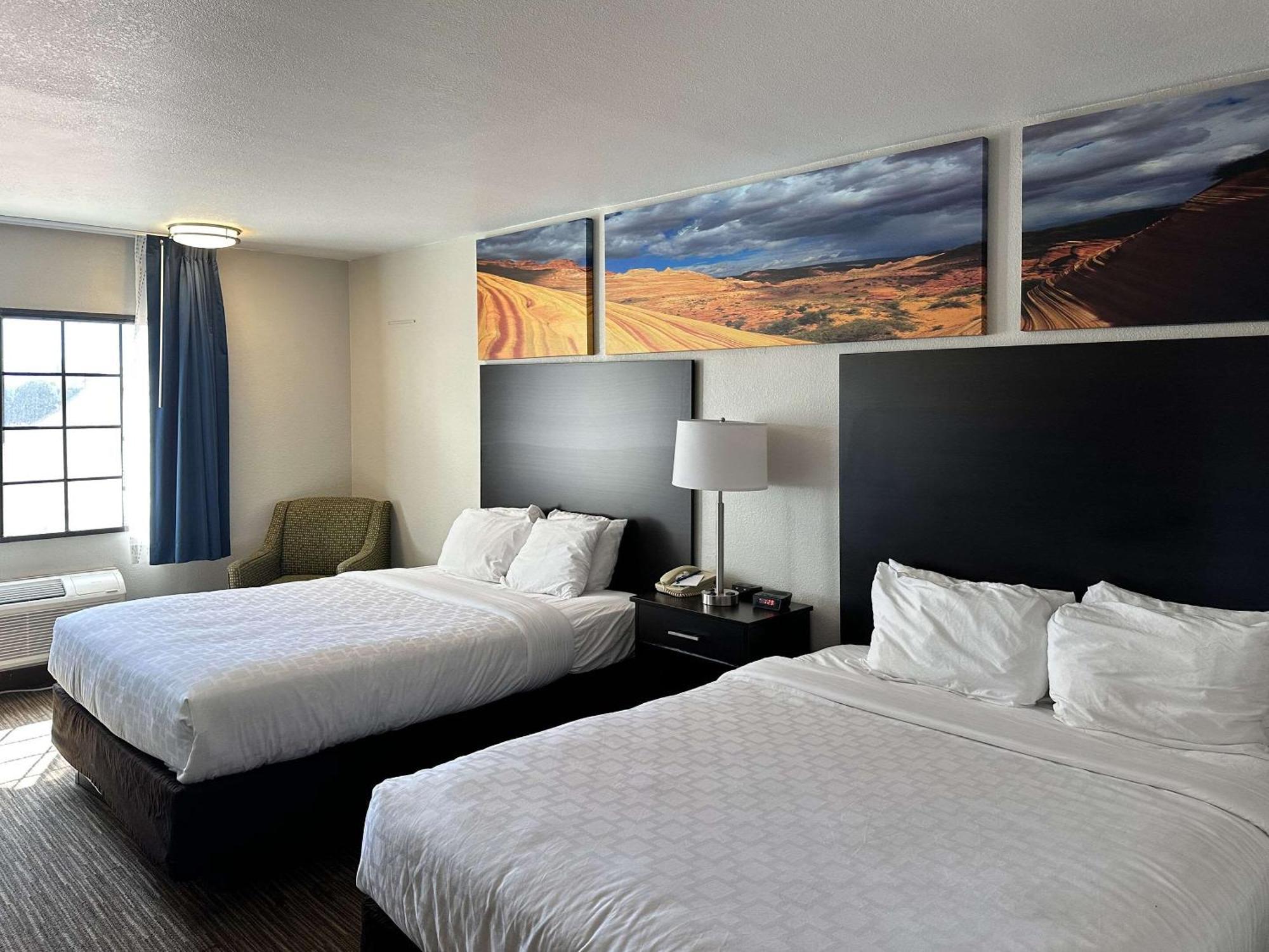Clarion Pointe Winslow I-40 Exterior photo